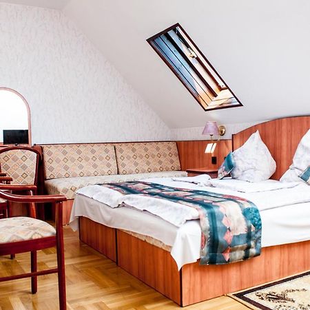 Beatrix Hotel Будапеща Екстериор снимка