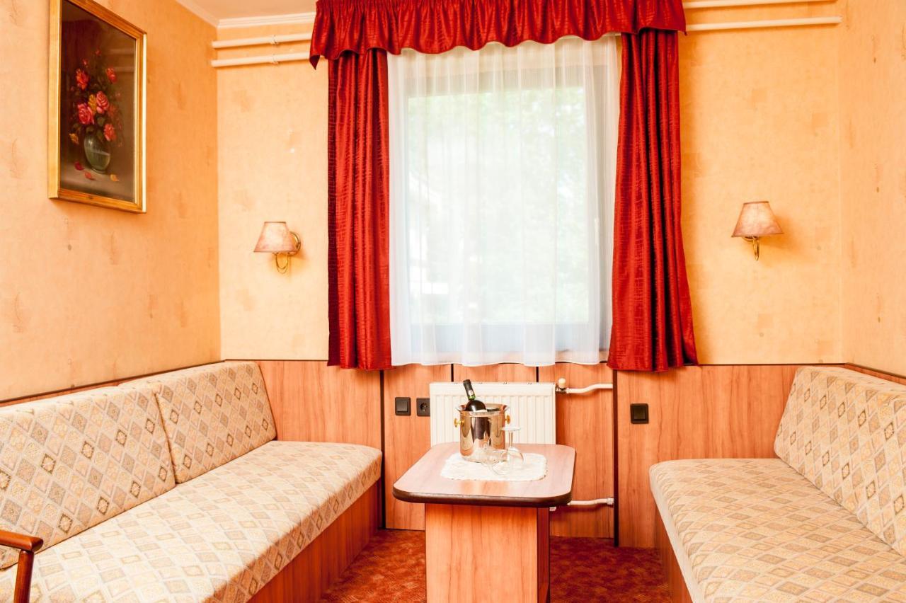 Beatrix Hotel Будапеща Екстериор снимка
