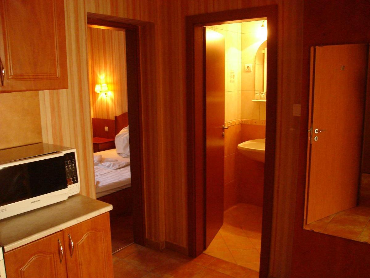 Beatrix Hotel Будапеща Екстериор снимка